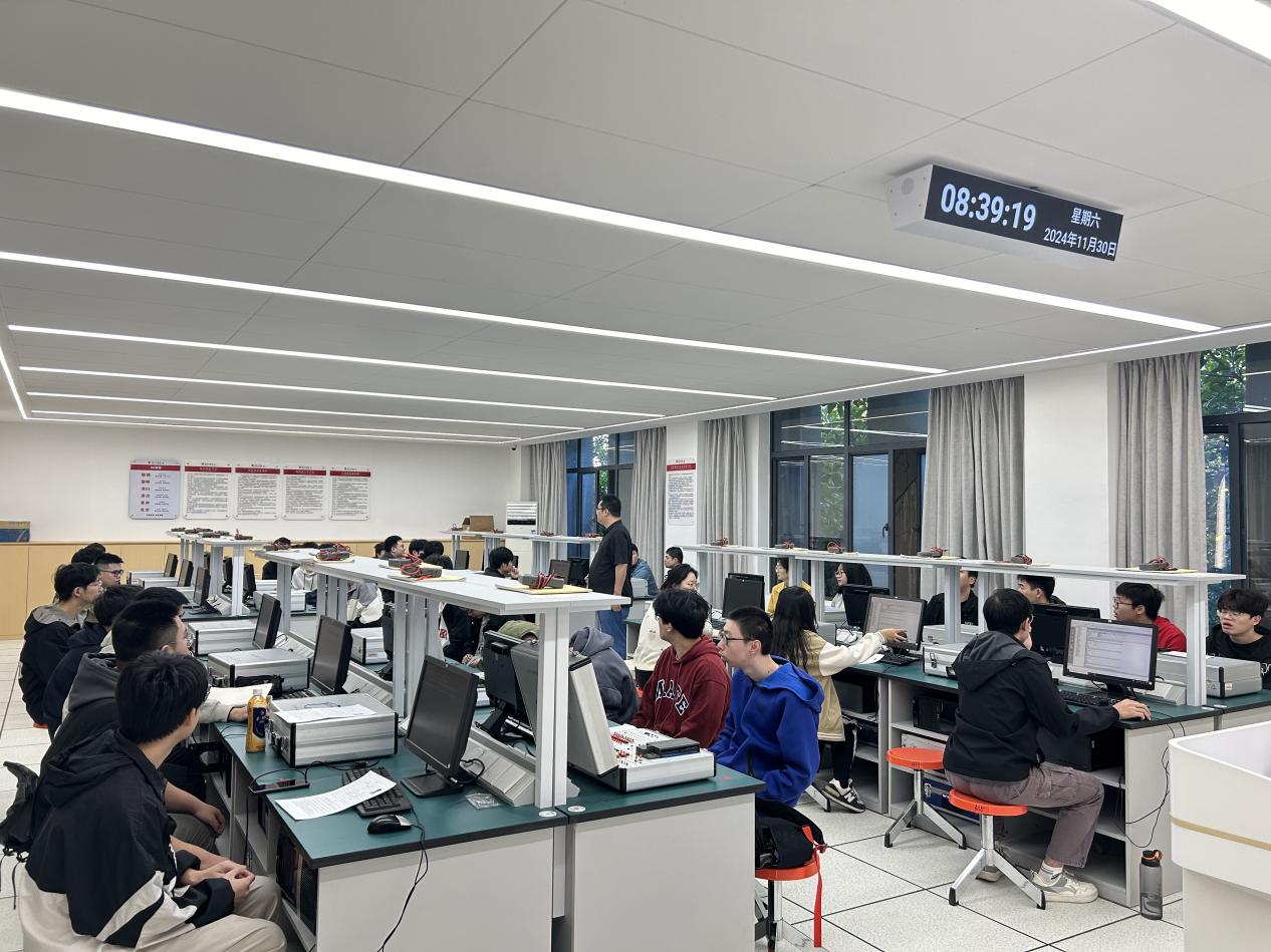 厦门工学院教育培训中心 开启职业技能提升新篇章